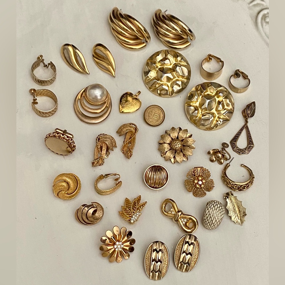 Vintage Gold Tone Single Earrings